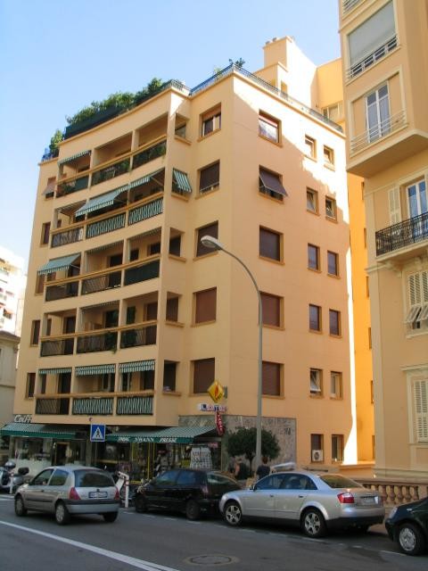 BOULEVARD D'ITALIE / MAID'S ROOM WITH TOILET, SHOWER AND KITCHEN / MIXED USE