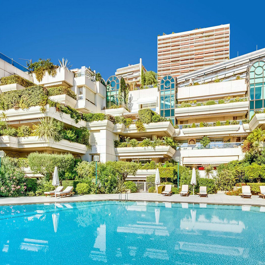 THE 21 PRINCESSE GRACE