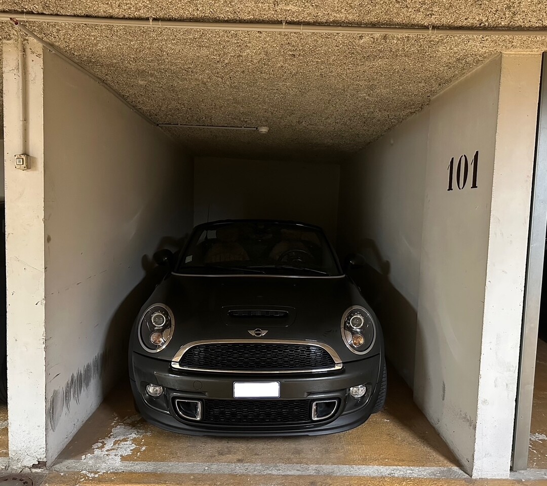 ACANTHES PARKING FOR SALE