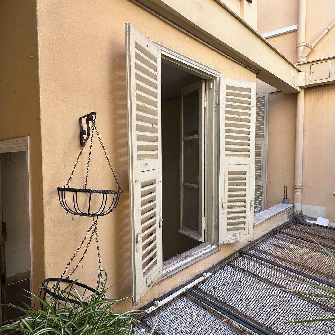 CONDAMINE: 1 ROOM TO RENOVATE – HIGH POTENTIAL