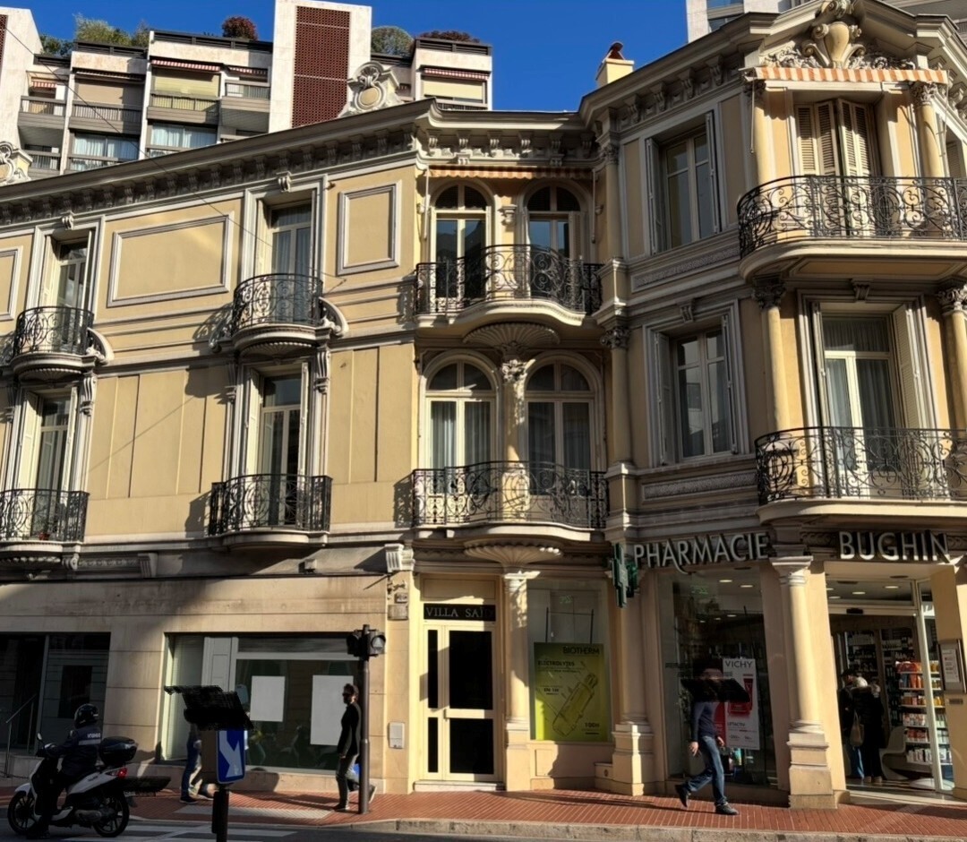 VILLA SAID: RIGHT TO LEASE - CARRÉ D'OR - LARGE PREMISES