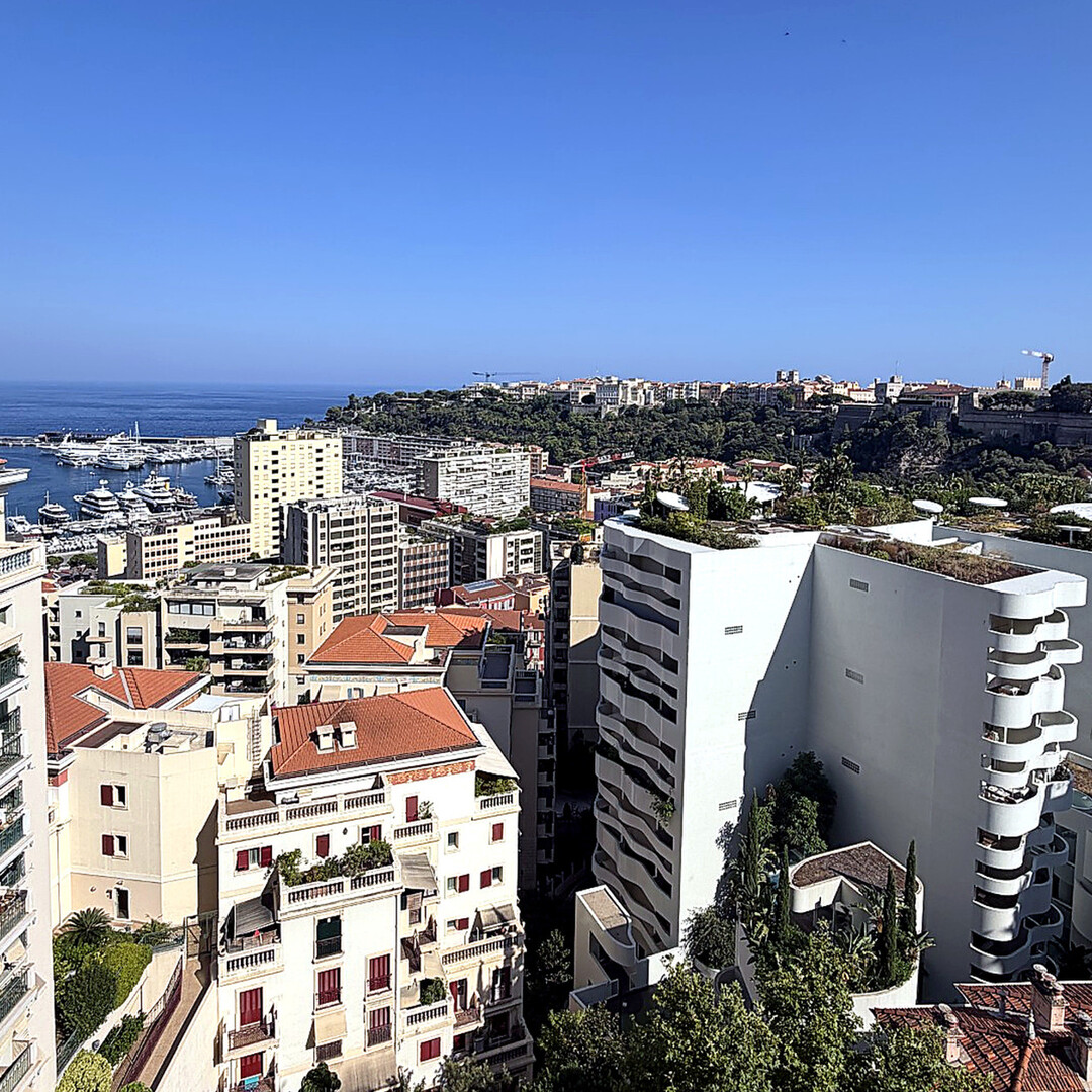 Exclusive - Beverly Palace – Family apartment to renovate