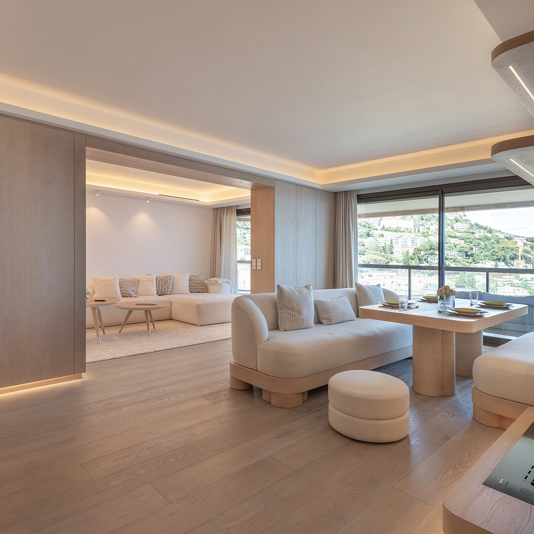 Sole Agent : Luxuriously furnished 4/5-bedroom apartment
