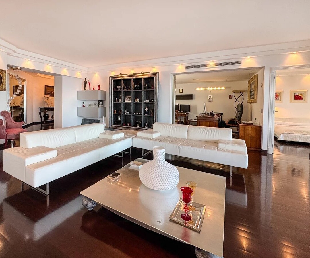 PARC SAINT ROMAN - 3/4 BEDROOM FAMILY APARTMENT