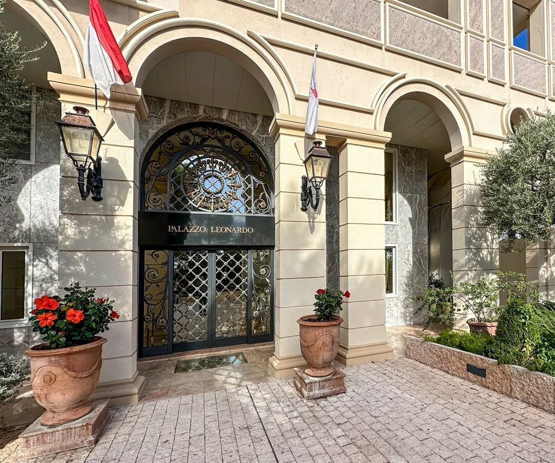 LEONARDO PALACE - ENTIRE FLOOR