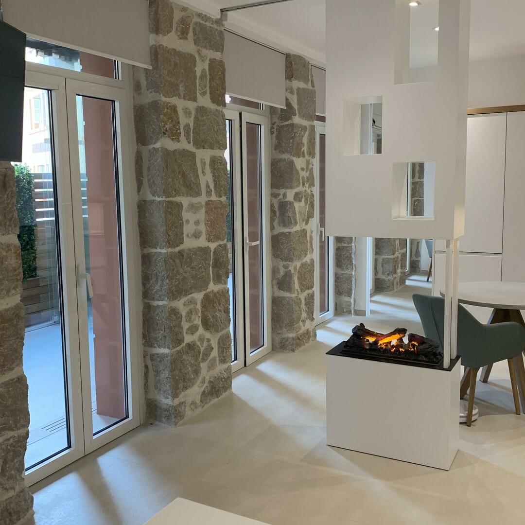 Sole Agent | Entirely furnished and renovated apartment