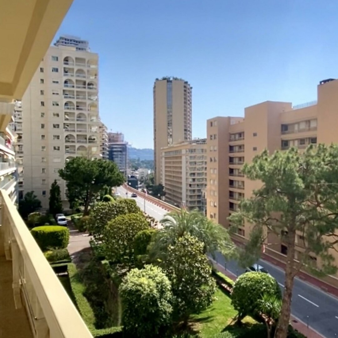 Modern and central 1-bedroom | Parking space | Concierge