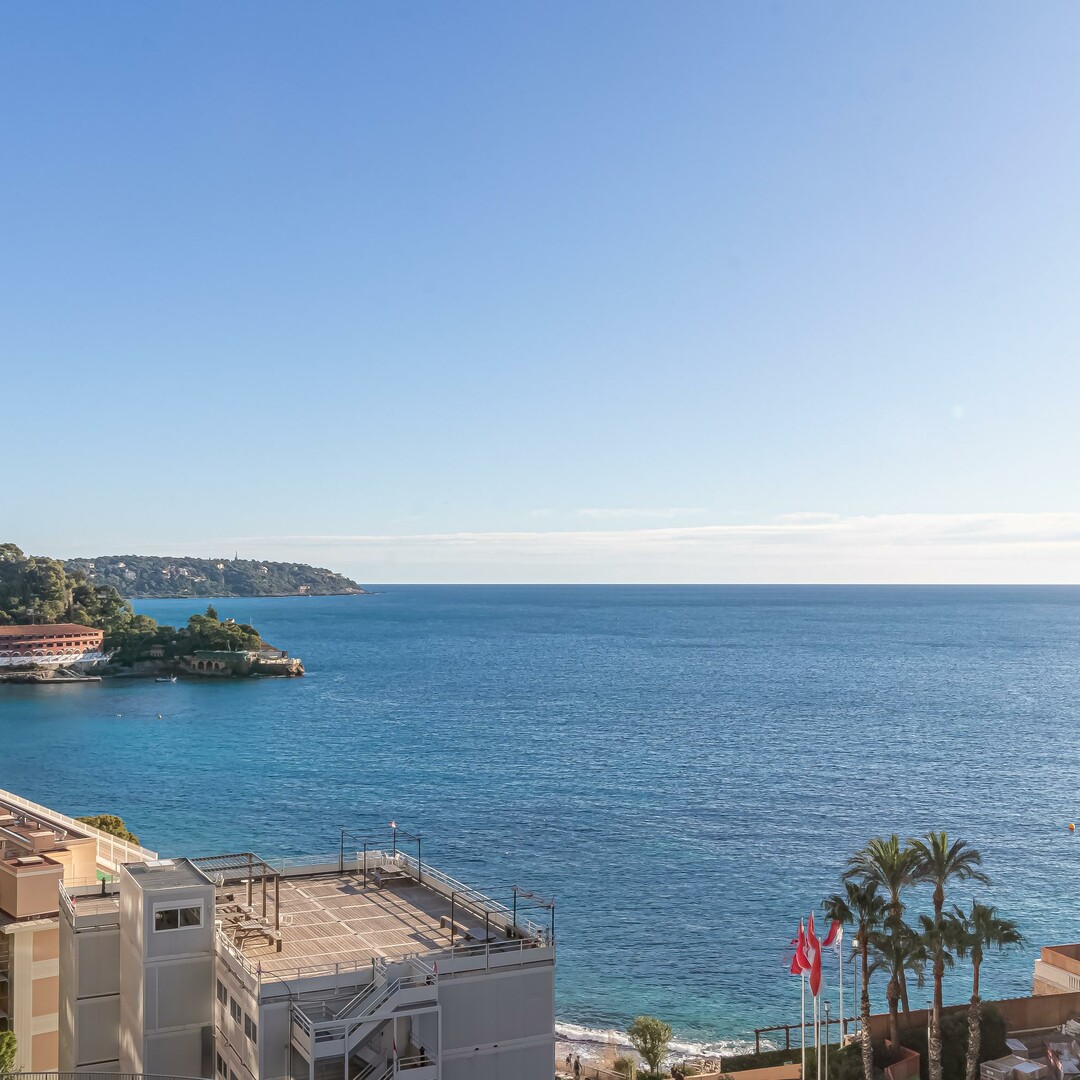 New prestigious beachfront development | 3-bedroom apartment | Sole agent