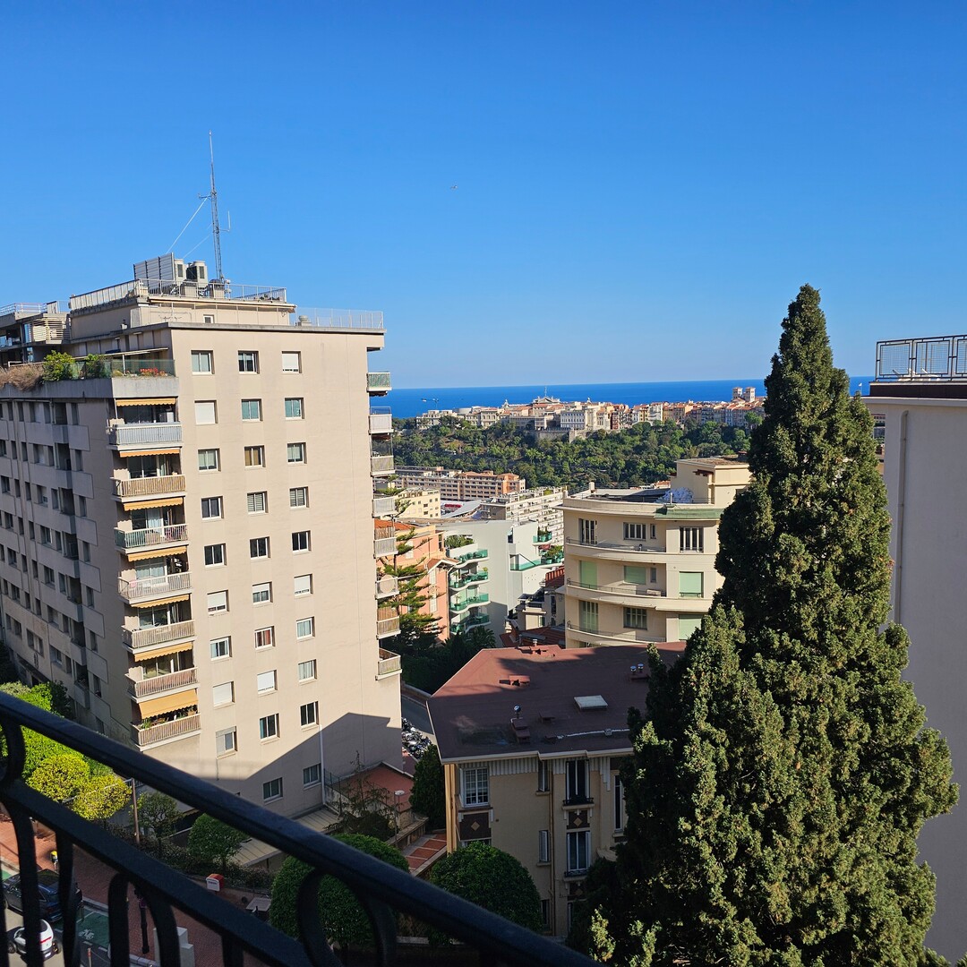 Beautiful apartment close to shops and amenities