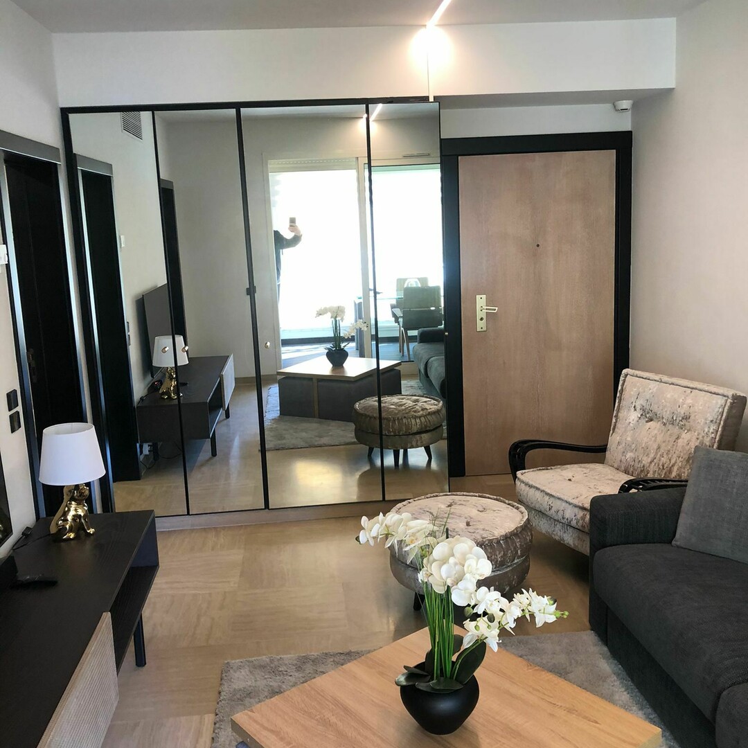 Furnished studio with garden view