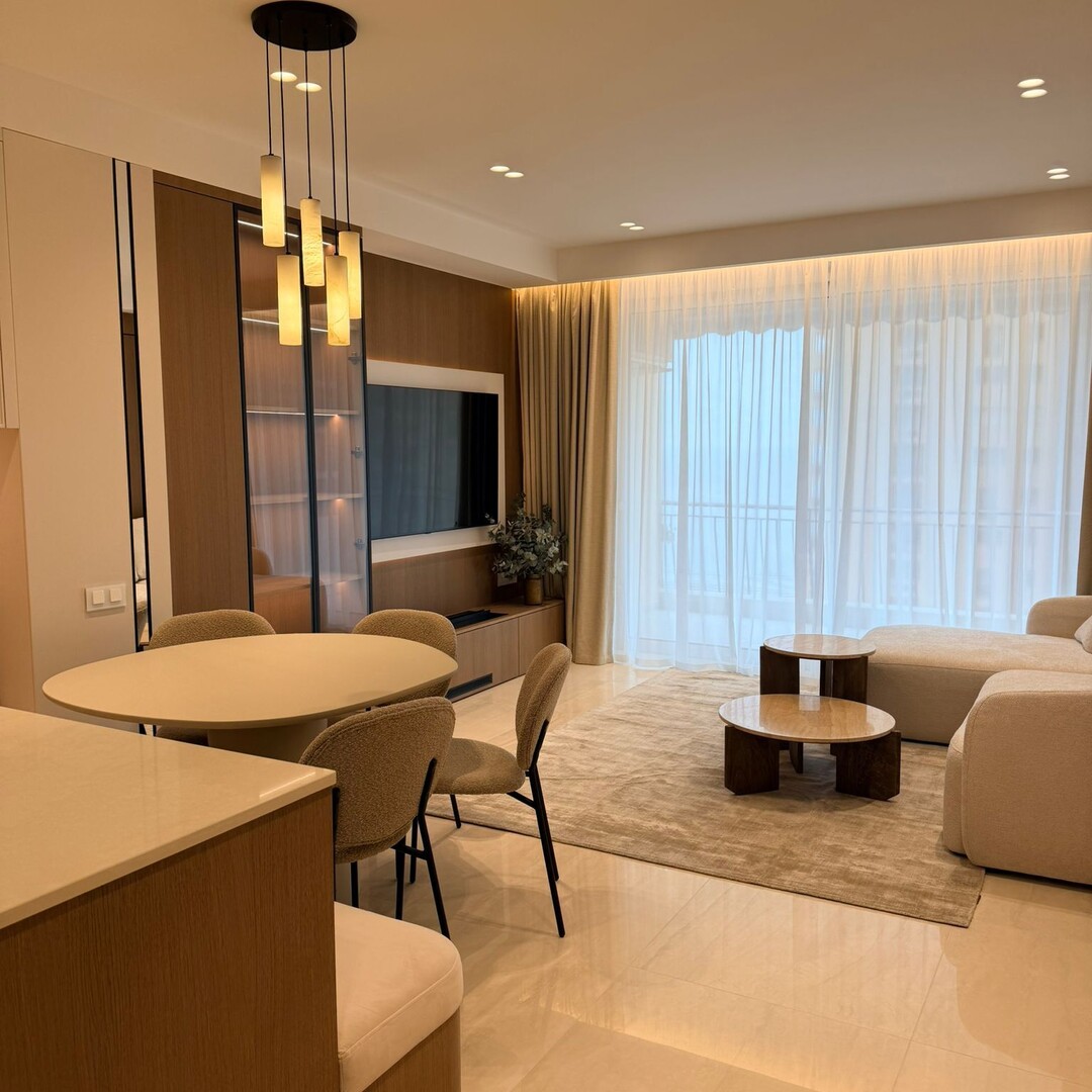 Stylish apartment with sea views