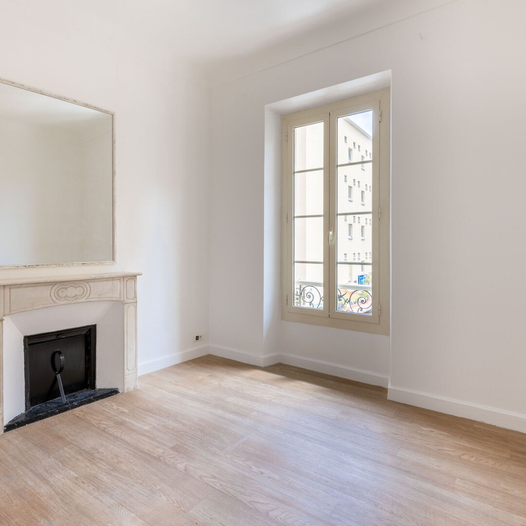 LARGE 2/3 ROOM BOURGEOIS