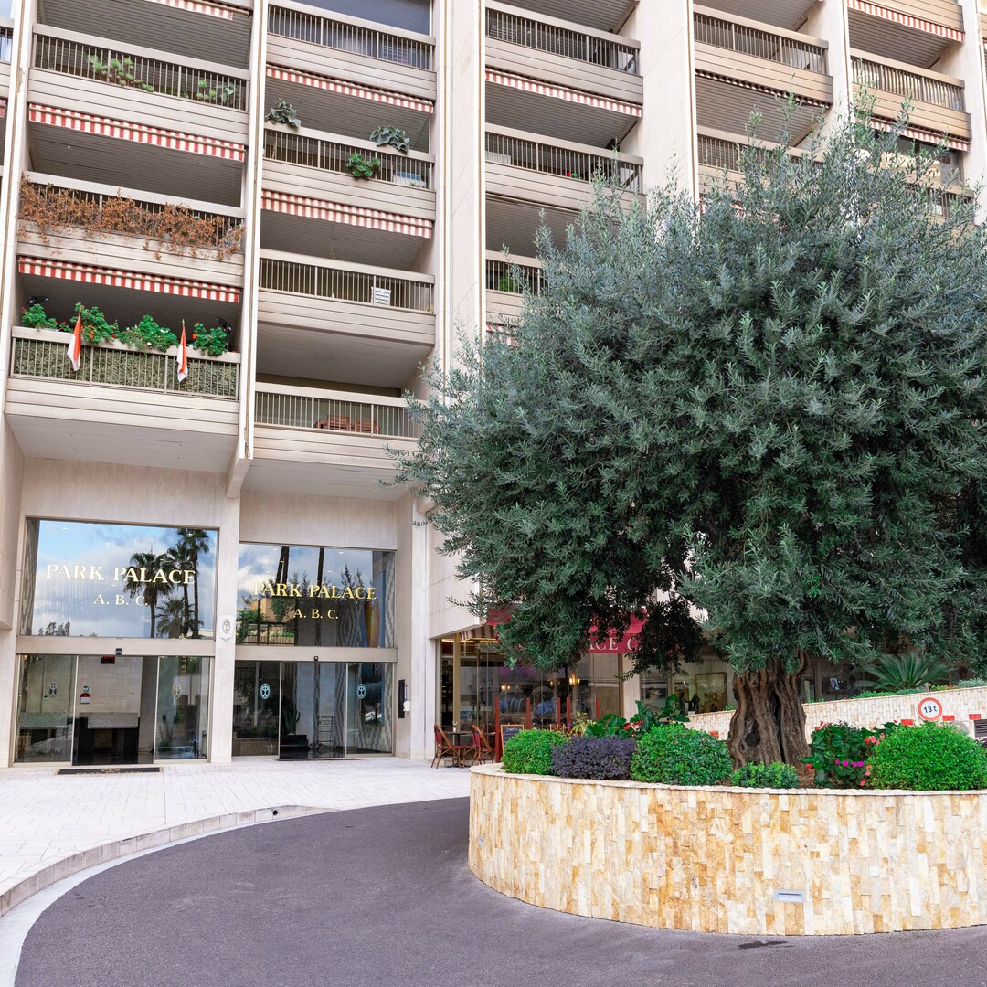 RENOVATED OFFICES CARRÉ D'OR