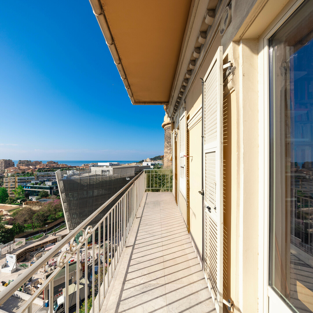 MAGNIFICENT 2 BEDROOM WITH A VIEW