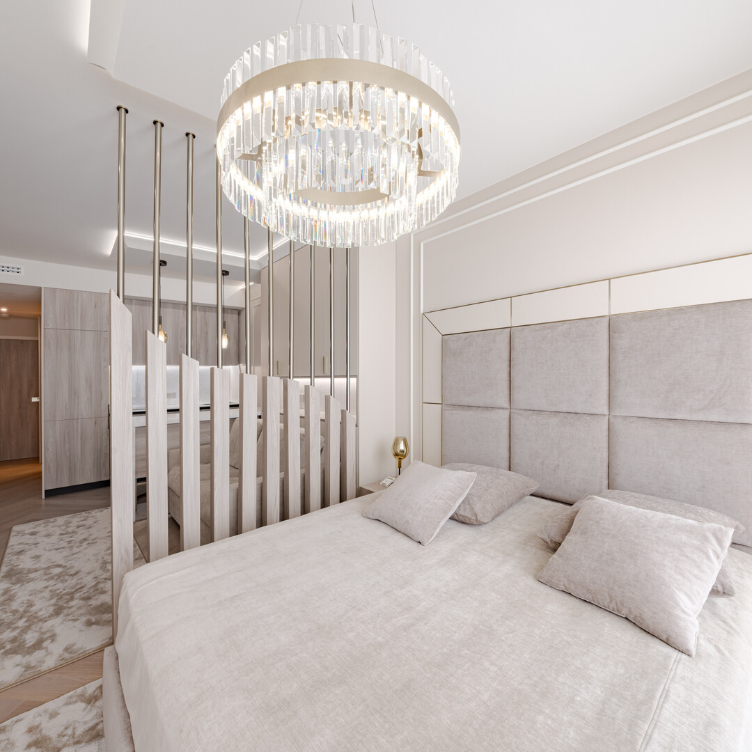 FULLY RENOVATED STUDIO