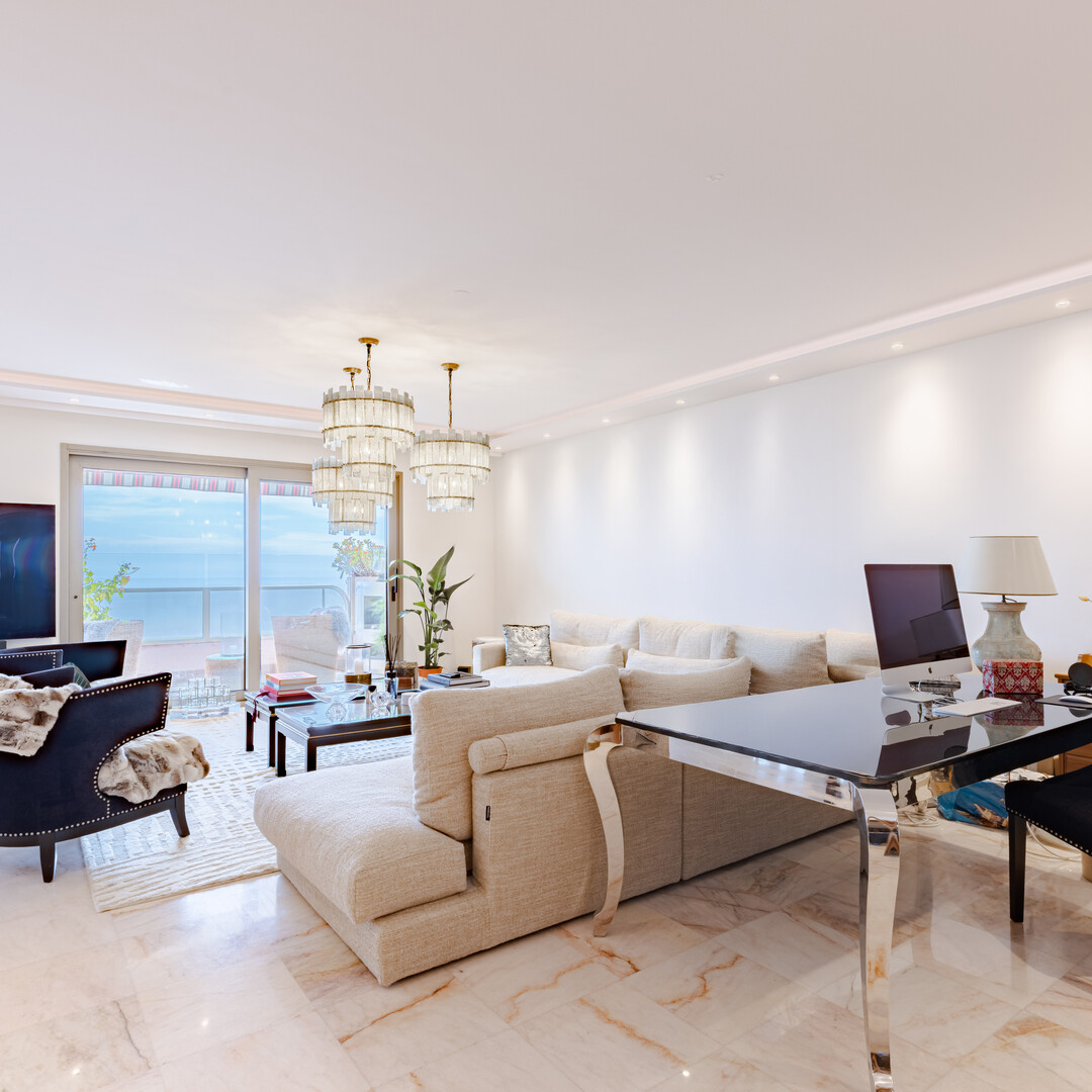 DUPLEX PENTHOUSE WITH POOL