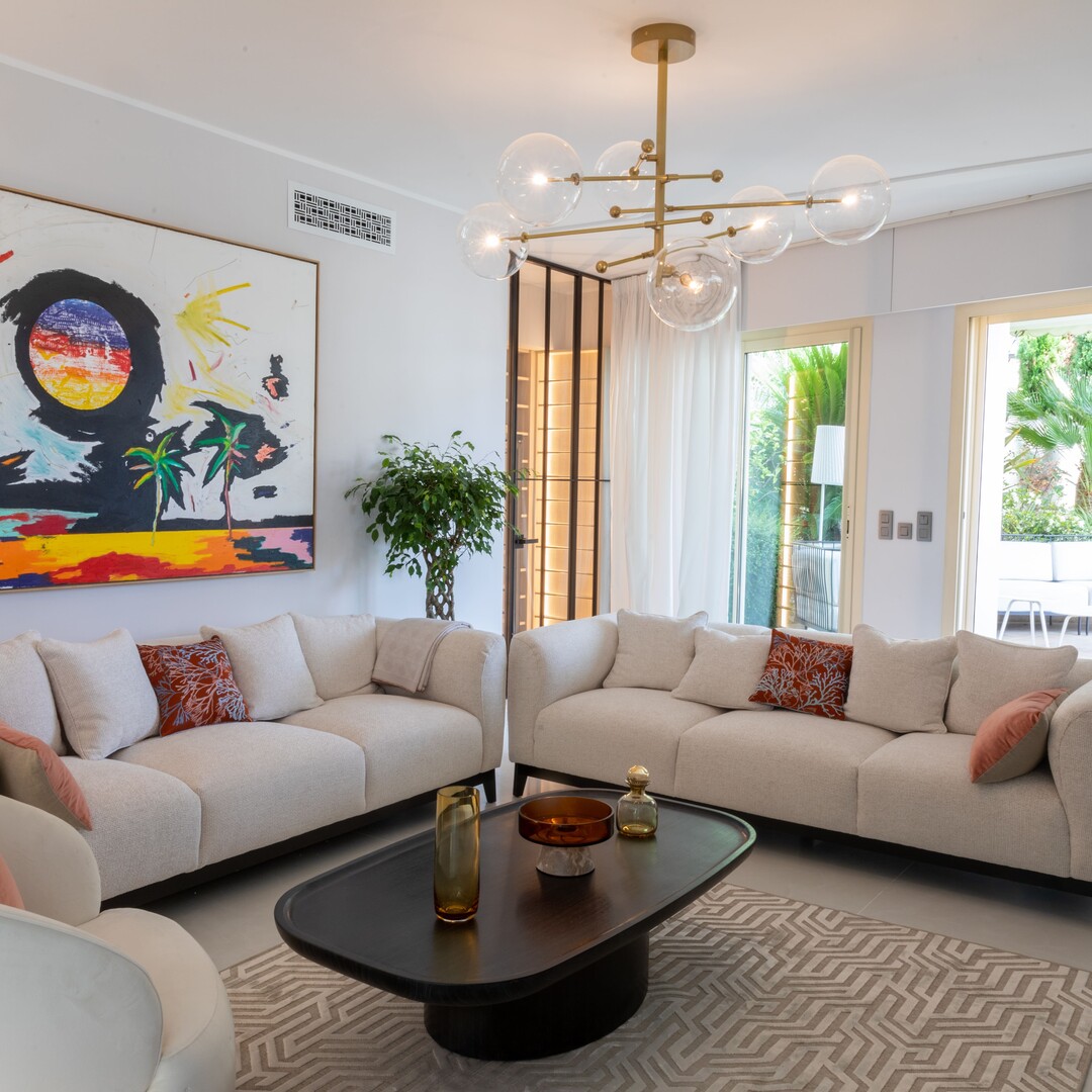 LUXURIOUS FOUR-ROOM APARTMENT WITH EXCEPTIONAL TERRACE - SOLD FURNISHED
