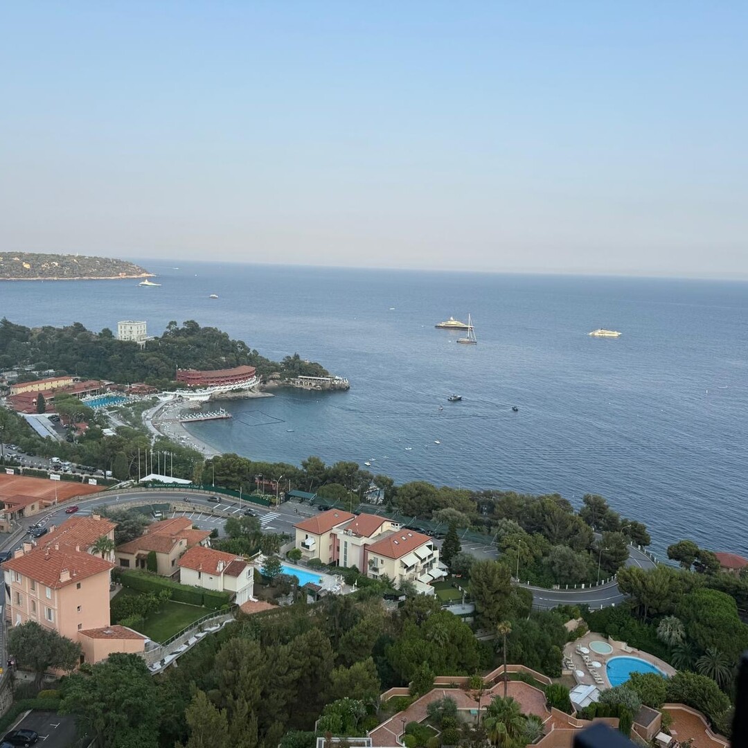 Apartment with Panoramic Sea Views In Building With Amenities