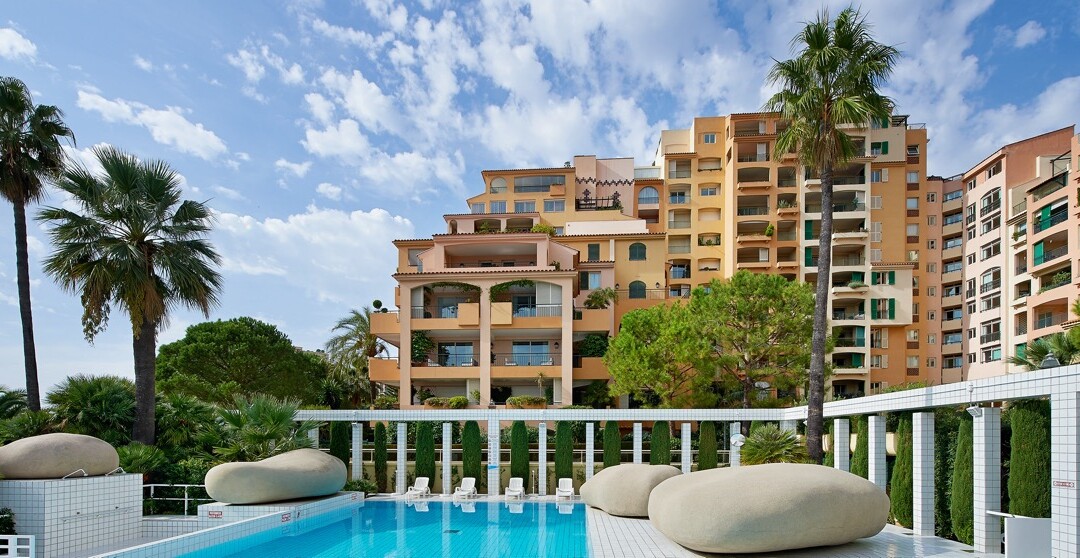 Renovated 2-Room Apartment with Sea & Garden Views