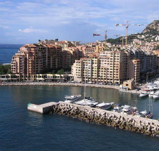 Sole Agent – High-end renovated luxury apartment with sea view